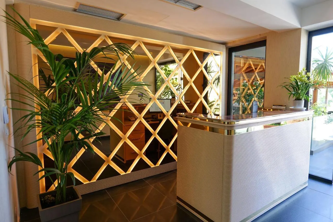 Bora Bora Hotel Ksamil 4*,  Albanien