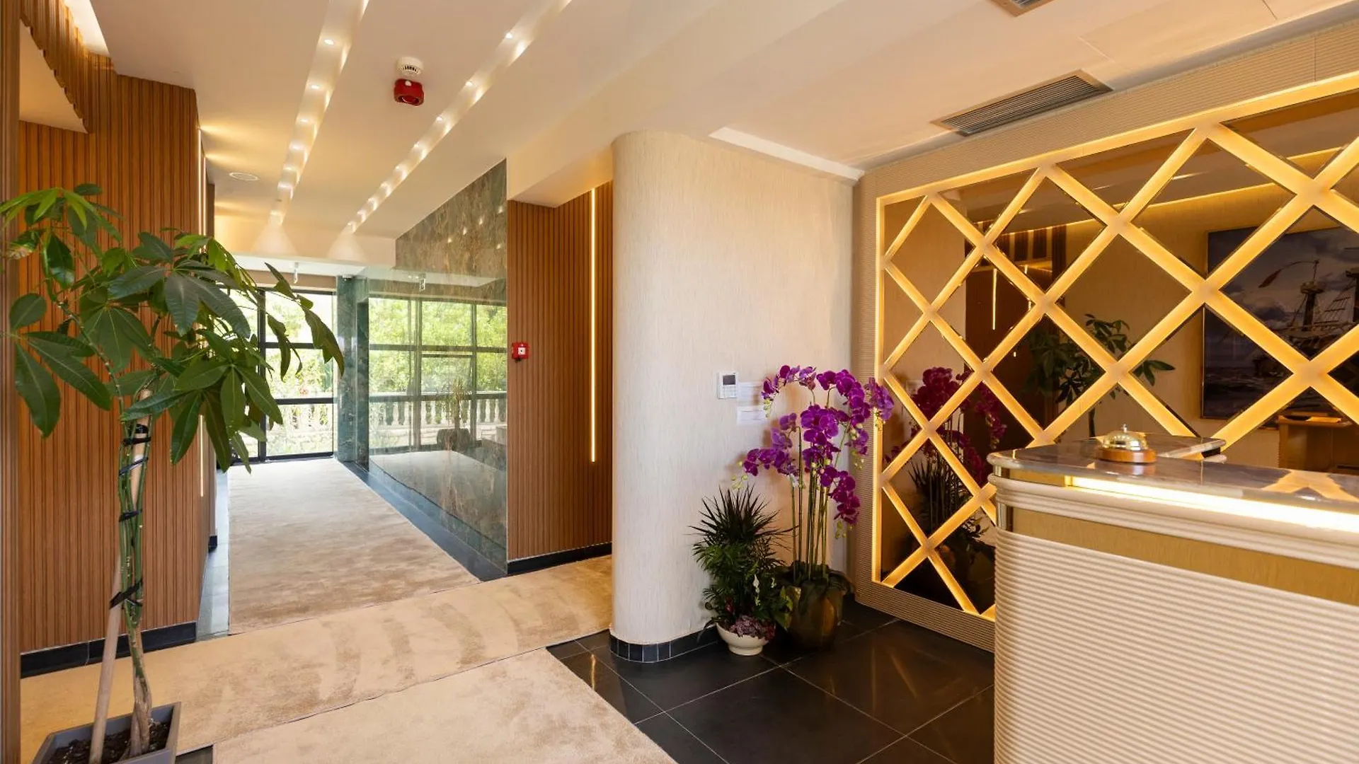 Bora Bora Hotel كساميل ألبانيا