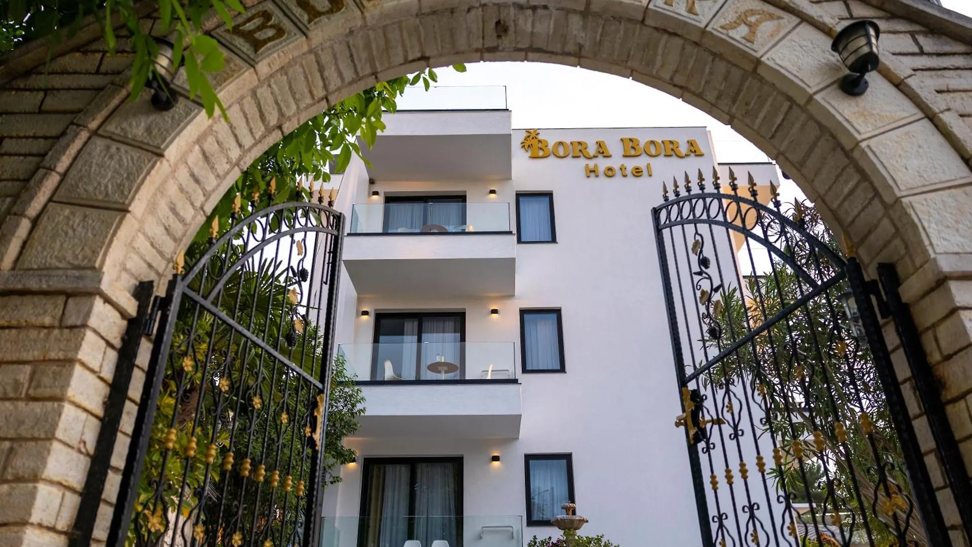 Bora Bora Hotel Ksamil 4*,  Albania
